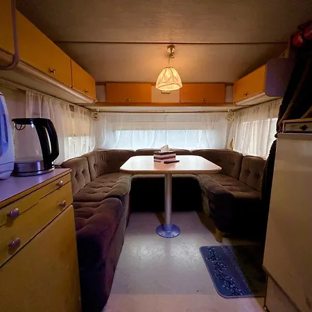 Narva Caravan Parking 营地 *